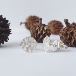 Einfache tolle Silberohrstecker mit Hammerschlag in Münchberg