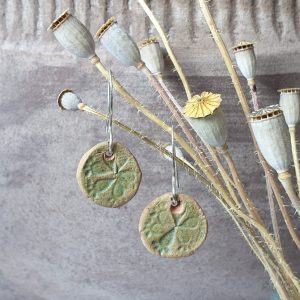 Ausgefallene Silberohrringe mit Keramik in Münchberg