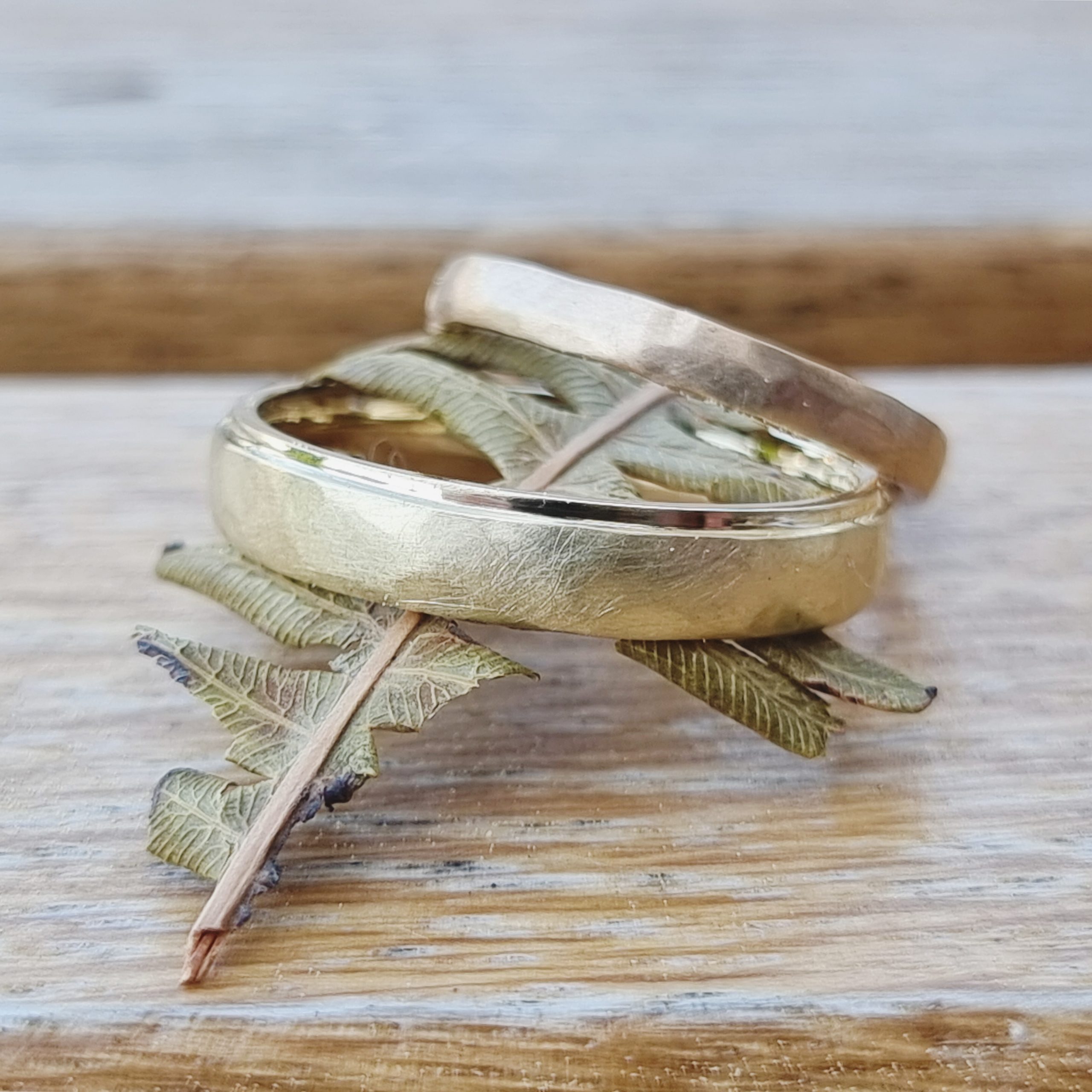 Trauringe Gold mit leichtem Hammerschlag in Münchberg